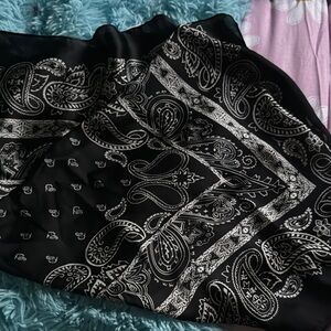 NWT✨Paisley Bandana Print Scarf